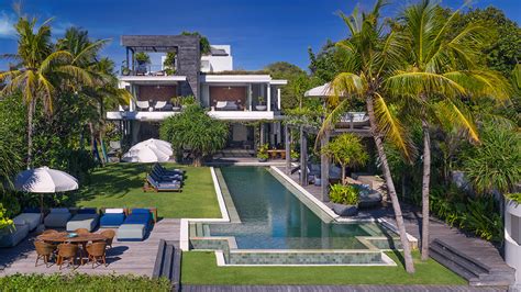 BOOK PRIVATE LUXURY VILLAS .
